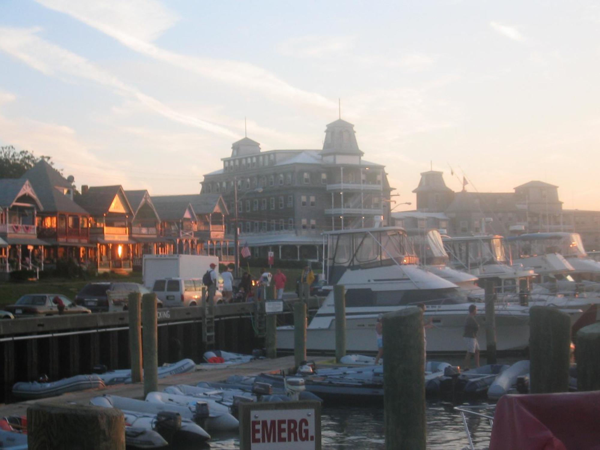 Summercamp Oak Bluffs Bagian luar foto